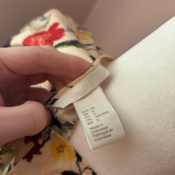 H&M Cotton Long Sleeve Garden Top - Picture 7 of 7